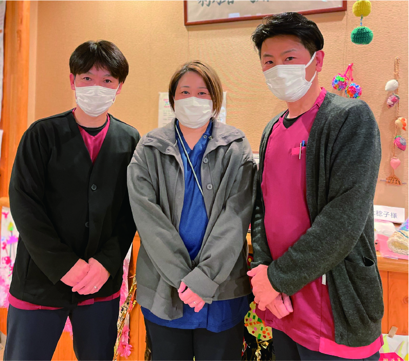 施設外観・スタッフ写真